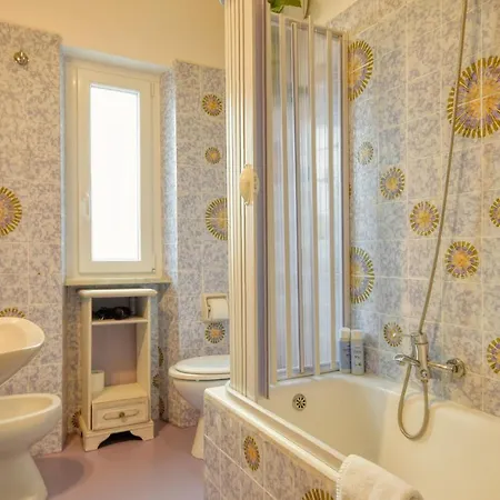 In With Kitchen Holiday home Castiglione Chiavarese