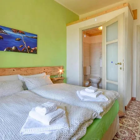 بيت للعطل 3 Bedroom Amazing In Castiglione Chiavarese